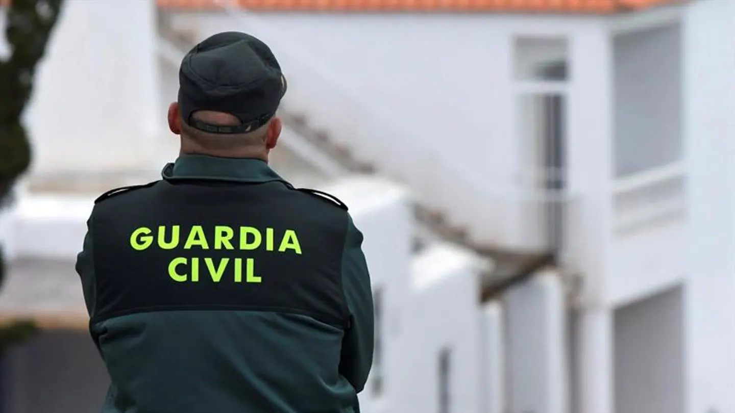 Imagen de un agente de la Guardia Civil Imagen de un agente de la Guardia Civil
