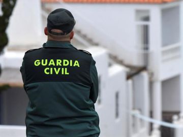Imagen de un agente de la Guardia Civil Imagen de un agente de la Guardia Civil