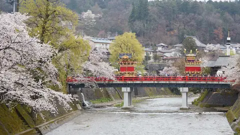 Takayama Una primavera de festivales en Japón