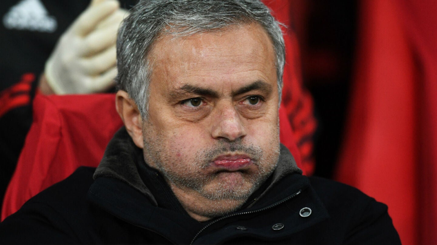Mourinho, en el banquillo del United