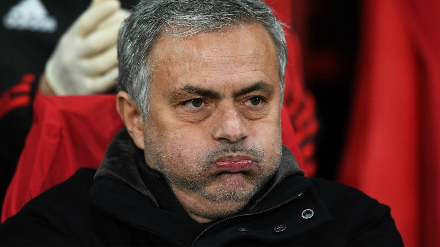 Mourinho, en el banquillo del United Mourinho, en el banquillo del United