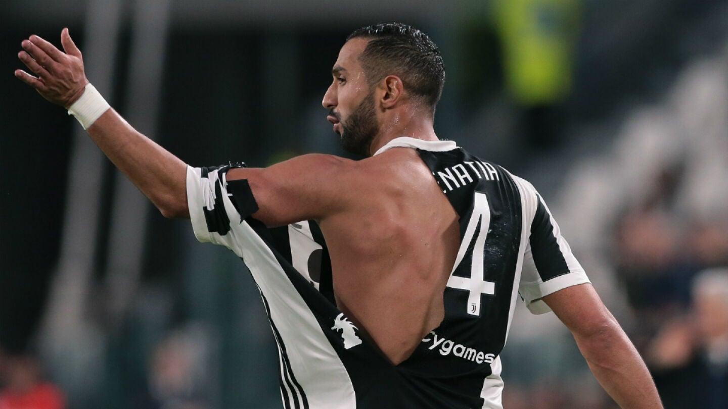 Benatia, con la camiseta rota