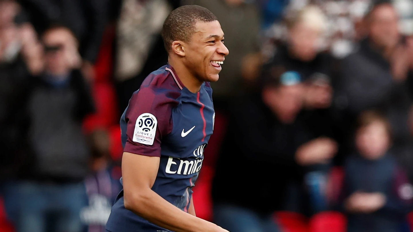 Mbappé celebra un gol Mbappé celebra un gol