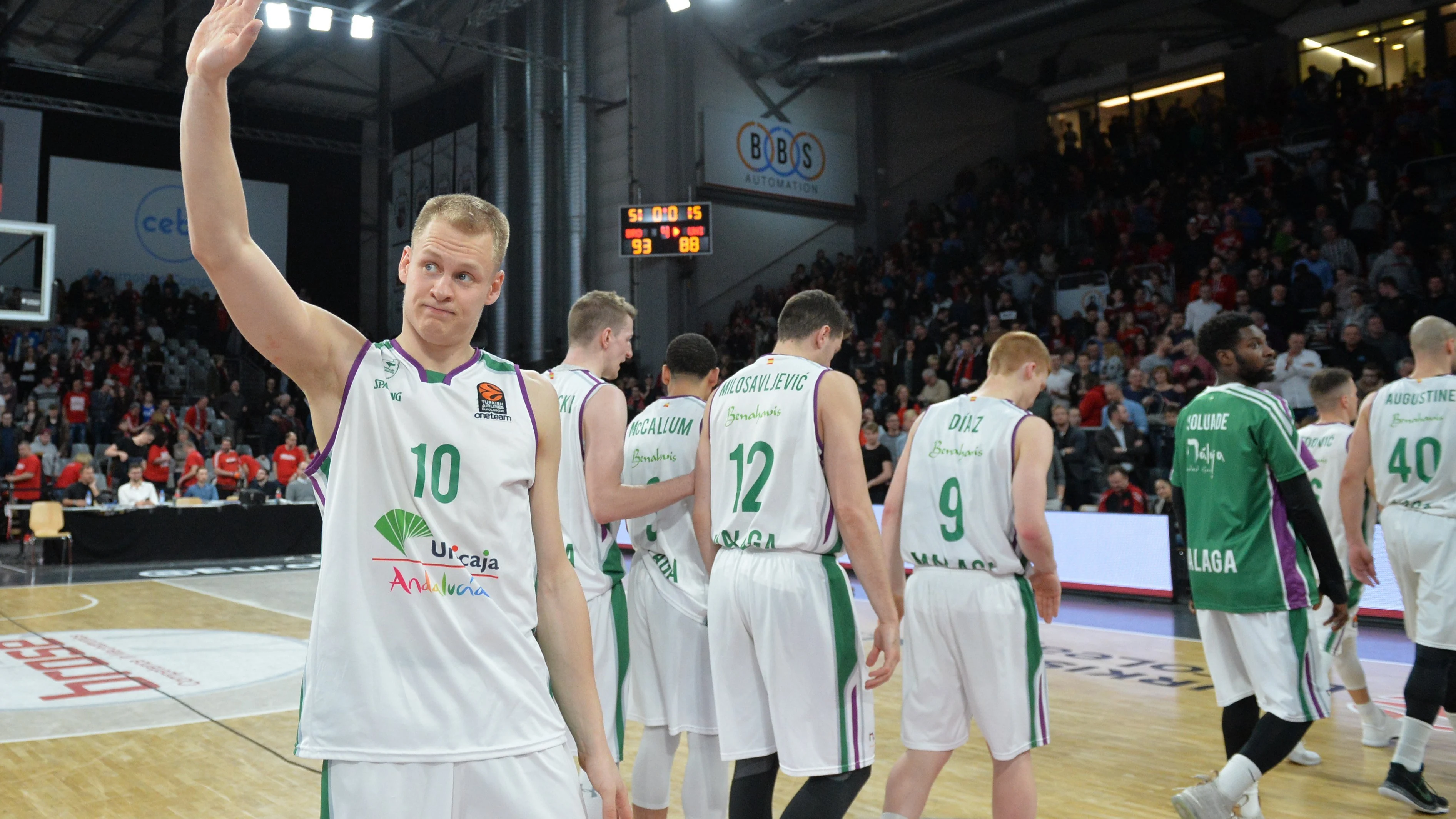 Los jugadores del Unicaja tras caer eliminados en la Euroliga