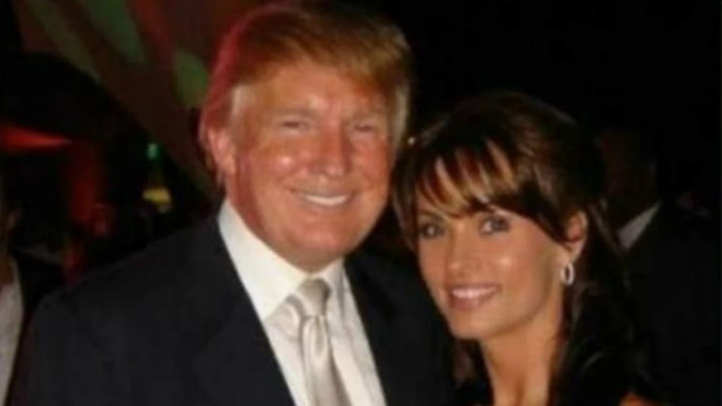 La exmodelo Karen McDougal con Donald Trump La exmodelo Karen McDougal con Donald Trump
