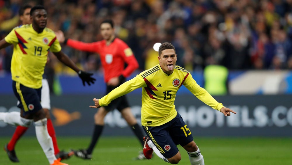 Juan Quintero celebra el gol de la victoria de Colombia en Saint Denis