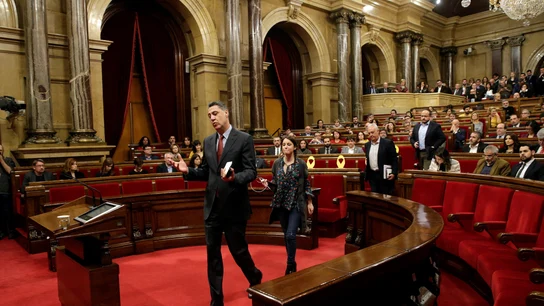 Los diputados del PPC, con su lider Xavier Garcia Albiol al frente, abandonan el pleno de investidura Los diputados del PPC, con su lider Xavier Garcia Albiol al frente, abandonan el pleno de investidura