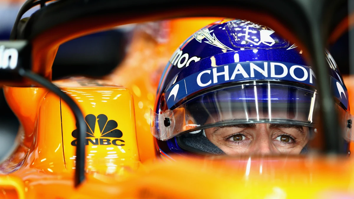 Fernando Alonso, en su cockpit