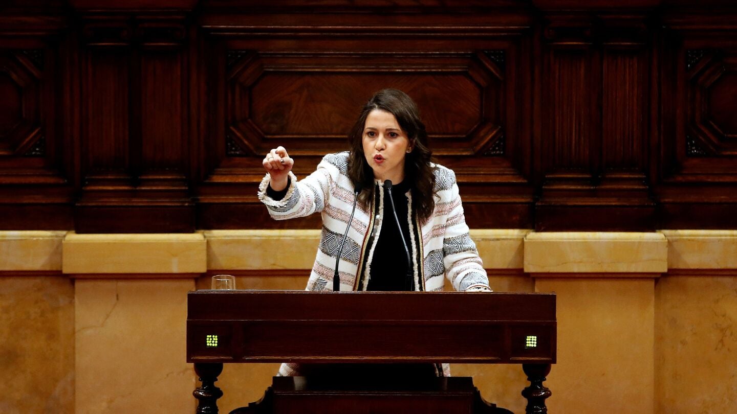 La l&iacute;der de Ciudadanos, In&eacute;s Arrimadas, durante su intervenci&oacute;n en el pleno de investidura
