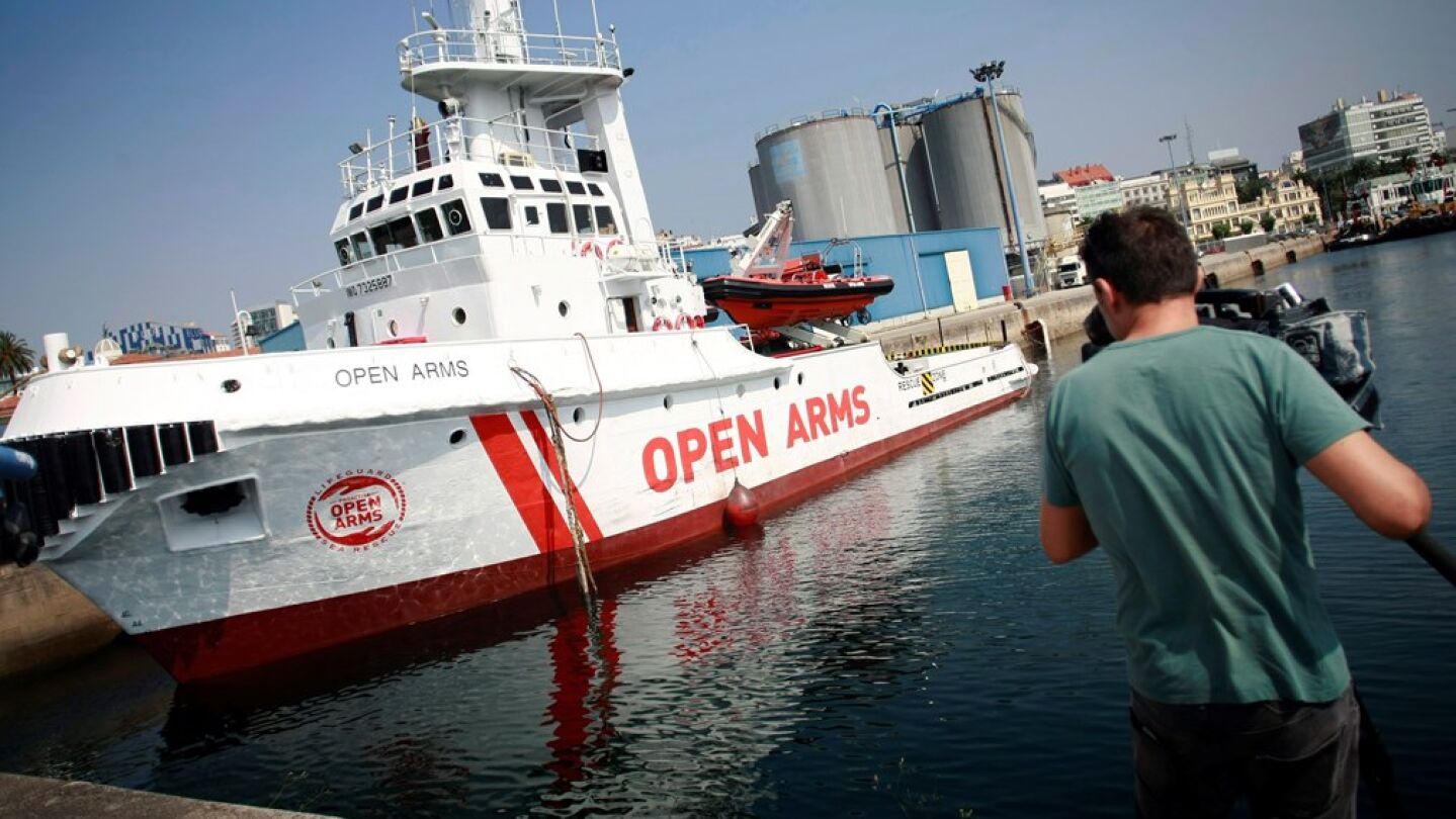 Barco insignia de la ONG Proactiva Open Arms