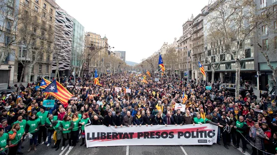 La manifestación en protesta por la detención en Alemania de Puigdemont La manifestación convocada por la ANC en protesta por la detención en Alemania de Carles Puigdemont