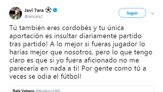 Javi Lara respondiendo un comentario de un aficionado Javi Lara respondiendo un comentario de un aficionado