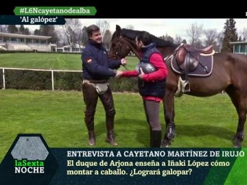 Cayetano Martínez de Irujo enseña a Iñaki López a montar a 'Fandango' Cayetano Martínez de Irujo enseña a Iñaki López a montar a 'Fandango'