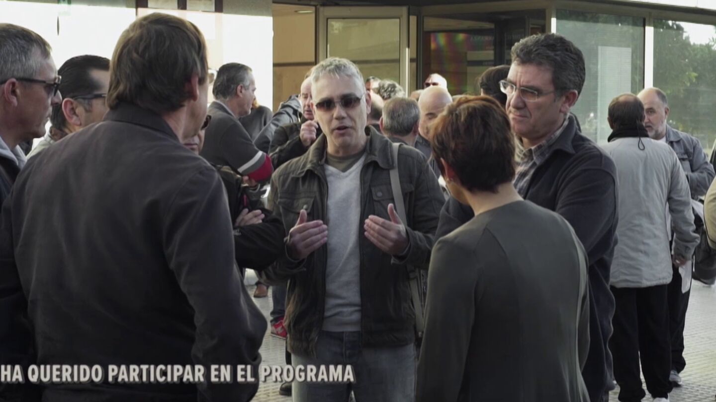 Varios extrabajadores de Delphi con Cristina Pardo