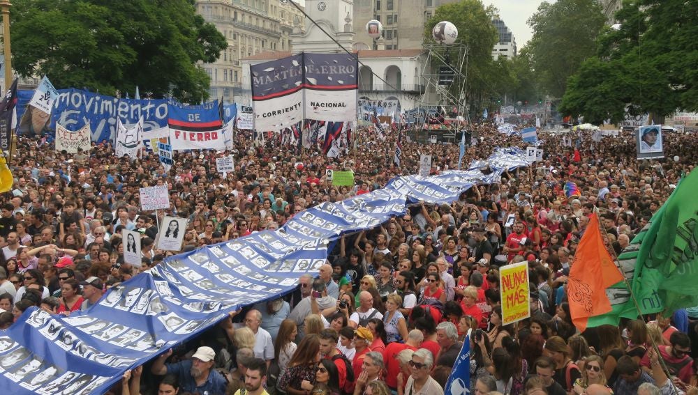 Vista de la marcha por el Día Nacional de la Memoria por la Verdad y la Justicia, en Buenos Aires (Argentina)
