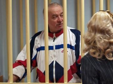 El exespía ruso Sergei Skripal, durante una audiencia en el tribunal militar de Moscú, en Rusia. El exespía ruso Sergei Skripal, durante una audiencia en el tribunal militar de Moscú, en Rusia.