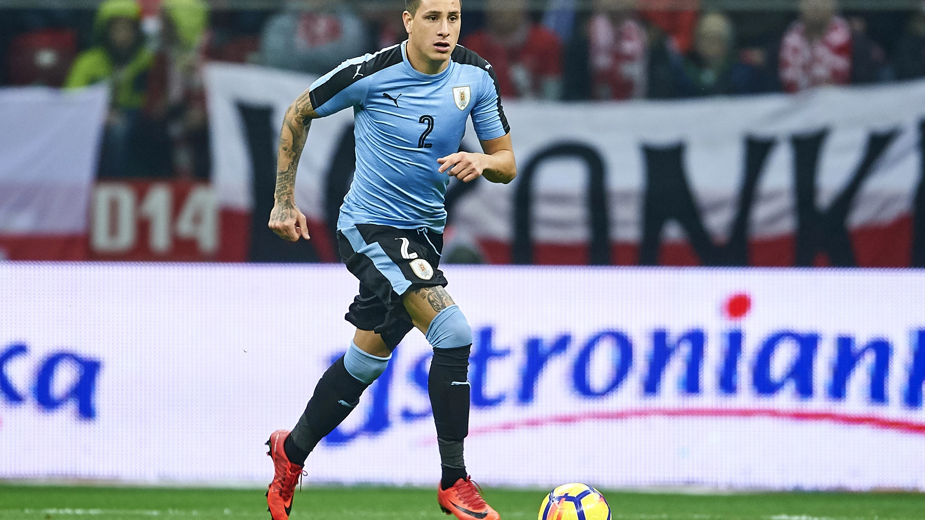 Giménez, en un partido con Uruguay