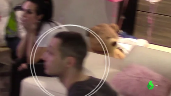 Detenido en Alicante el líder de la banda de cibercriminales más importante del mundo: robó 1.000 millones a los bancos Detenido en Alicante el líder de la banda de cibercriminales más importante del mundo: robó 1.000 millones a los bancos