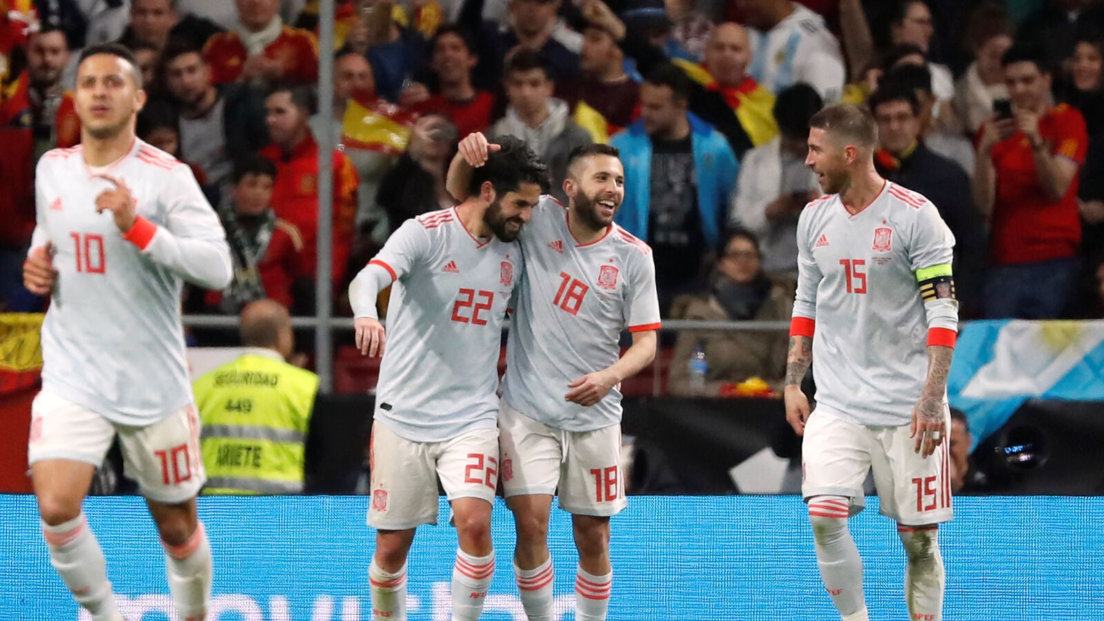 Isco celebra un gol ante Argentina en el Wanda Metropolitano