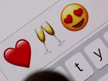 Apple propone nuevos emoticonos para ofrecer "una experiencia más inclusiva" Apple propone nuevos emoticonos para ofrecer "una experiencia más inclusiva"