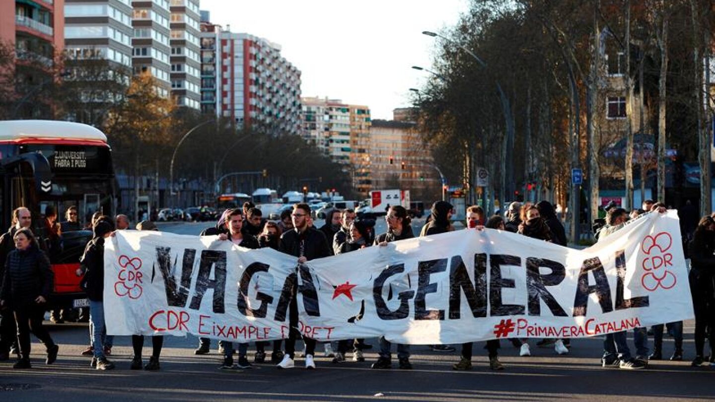 Medio centenar de miembros del CDR en la avenida Meridiana