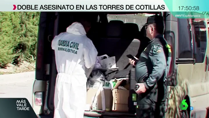 Hallan una barra de metal y unas pesas con las que podrían haber asesinado a una madre y su hijo en Murcia