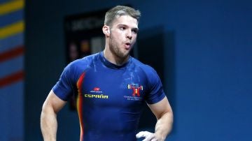El español David Sánchez tras un levantamiento en la categoría de 69 kilos de los Campeonatos Europeos de Halterofilia 2018