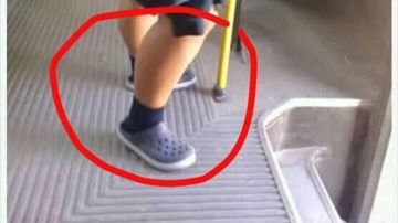 Se burlan de una niña en Facebook por llevar sandalias con zapatillas