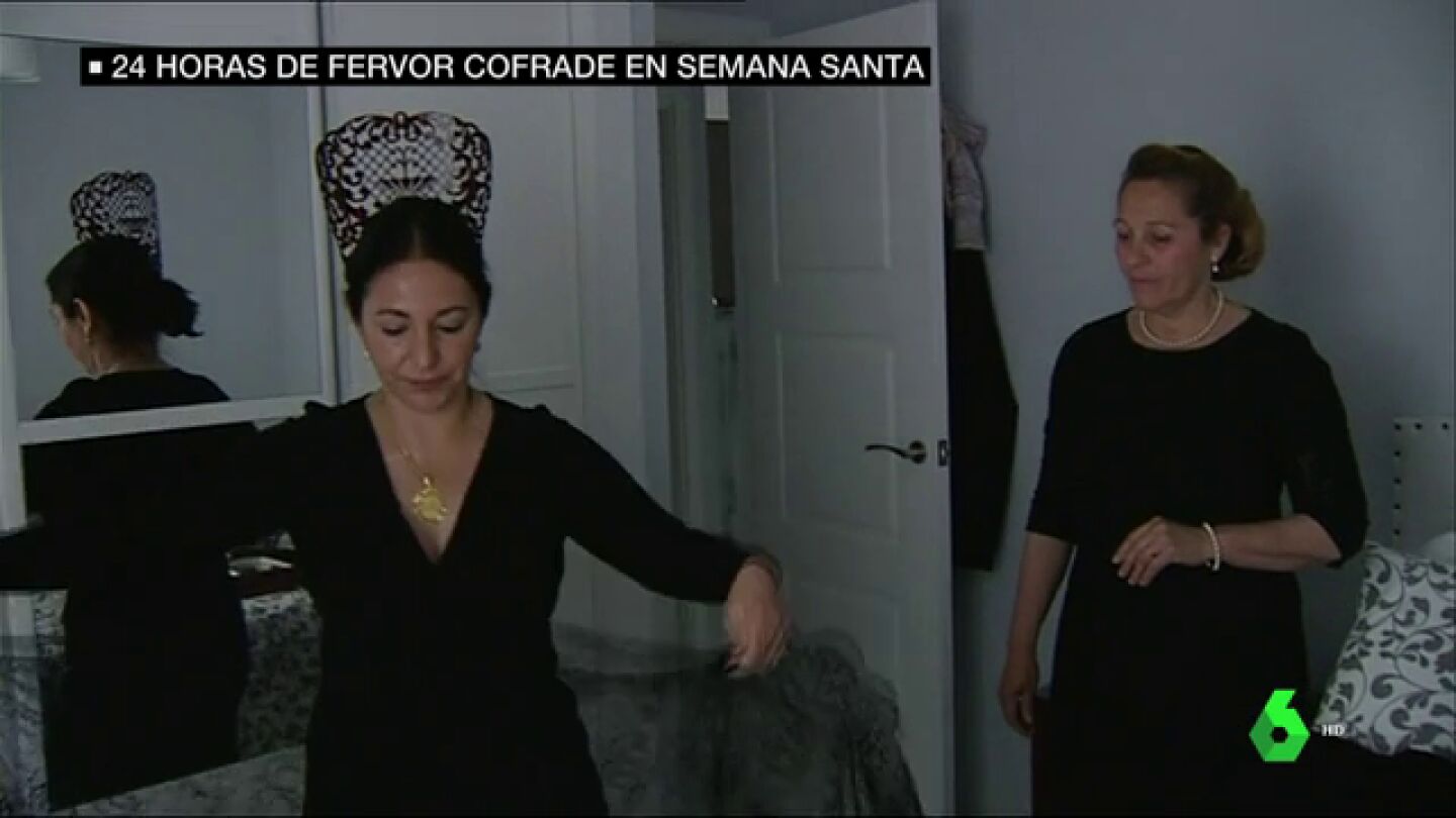 Dos sevillanas se preparan para la madrug&aacute;