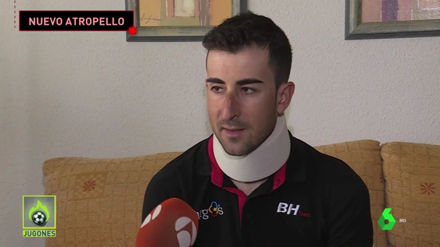 UN CICLISTA ES ATROPELLADO POR UN VEHÍCULO UN CICLISTA ES ATROPELLADO POR UN VEHÍCULO