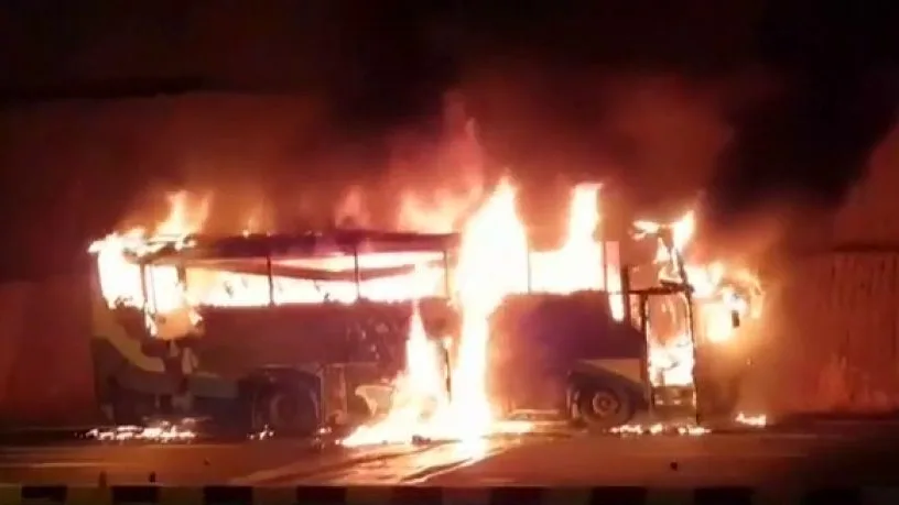 Autobús incendiado en Tailandia