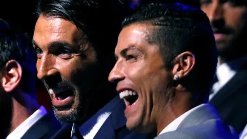 Buffon y Cristiano bromean Buffon y Cristiano bromean