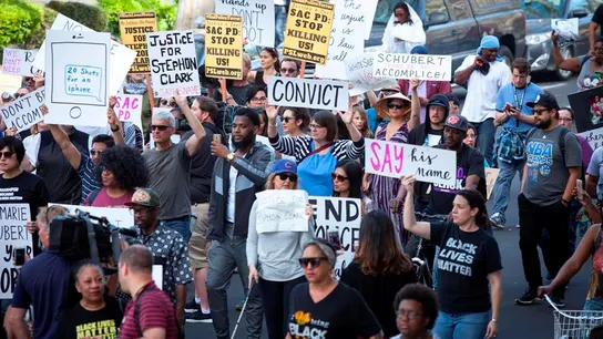 Protestas en Sacramento por la muerte de un afroamericano a manos de la Policía Protestas en Sacramento por la muerte de un afroamericano a manos de la Policía