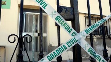 Vivienda precintada por la Guardia Civil en la localidad de Albox