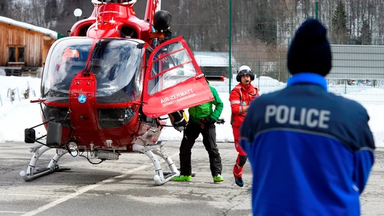 Equipo de rescate en los Alpes Suizos Equipo de rescate en los Alpes Suizos