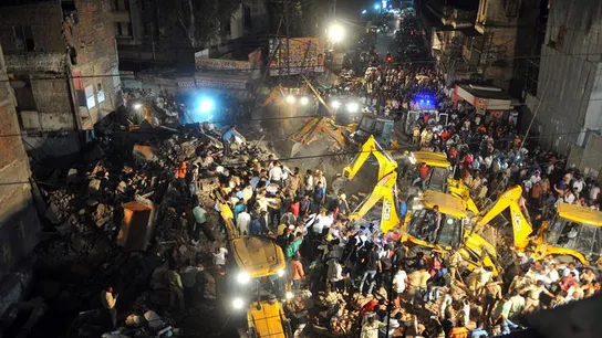 Imagen del derrumbe del edificio Imagen del derrumbe del hotel