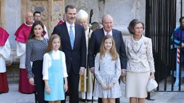 La familia real en la tradicional misa de Pascua de Palma