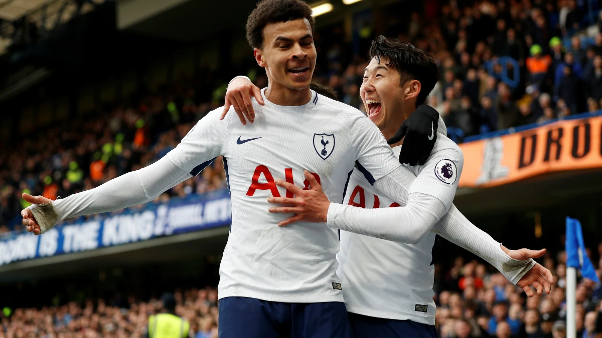 Dele Alli celebra un gol con Son