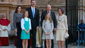 La familia real española en la Misa de Pascua 