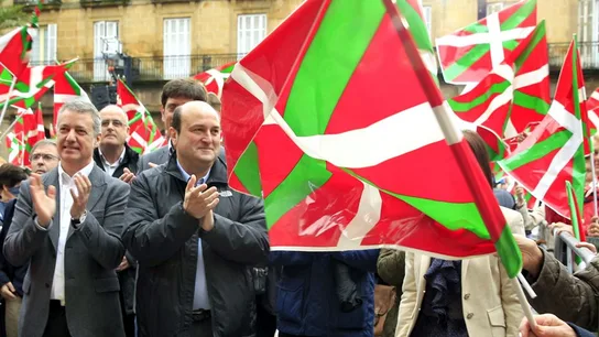 Urkullu y Ortuzar en el Aberri Eguna Urkullu y Ortuzar en el Aberri Eguna