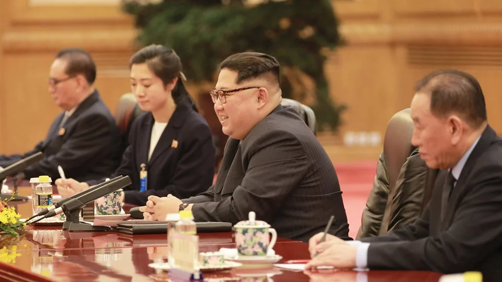 Kim Jong-un durante su reunión con el presidente chino, Xi Jinping