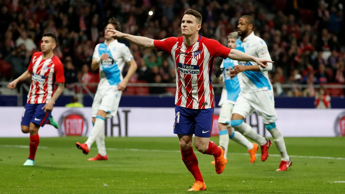 Gameiro celebra un gol con el Atlético