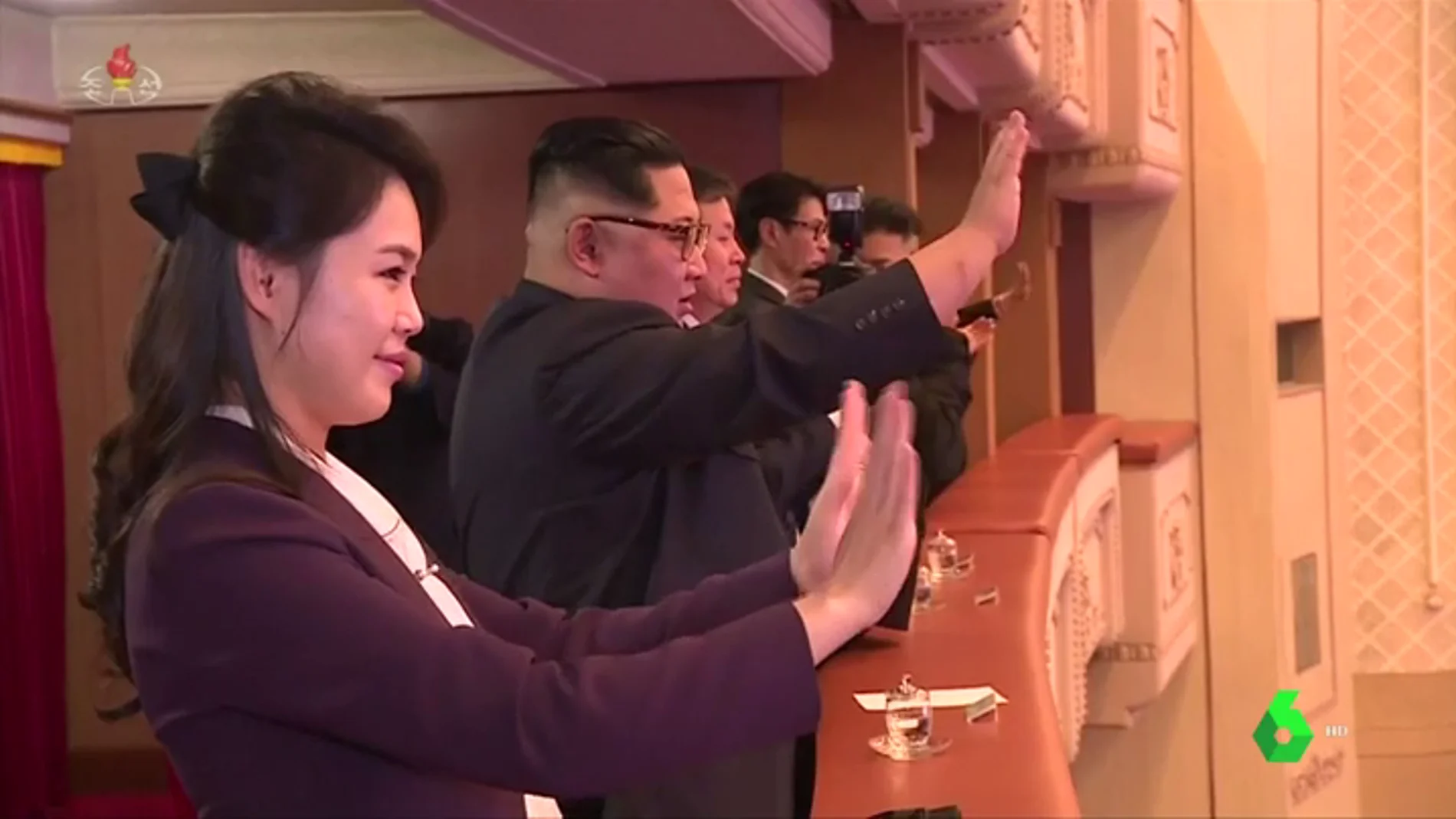 Kim Jong-un en un concierto de artistas surcoreanos