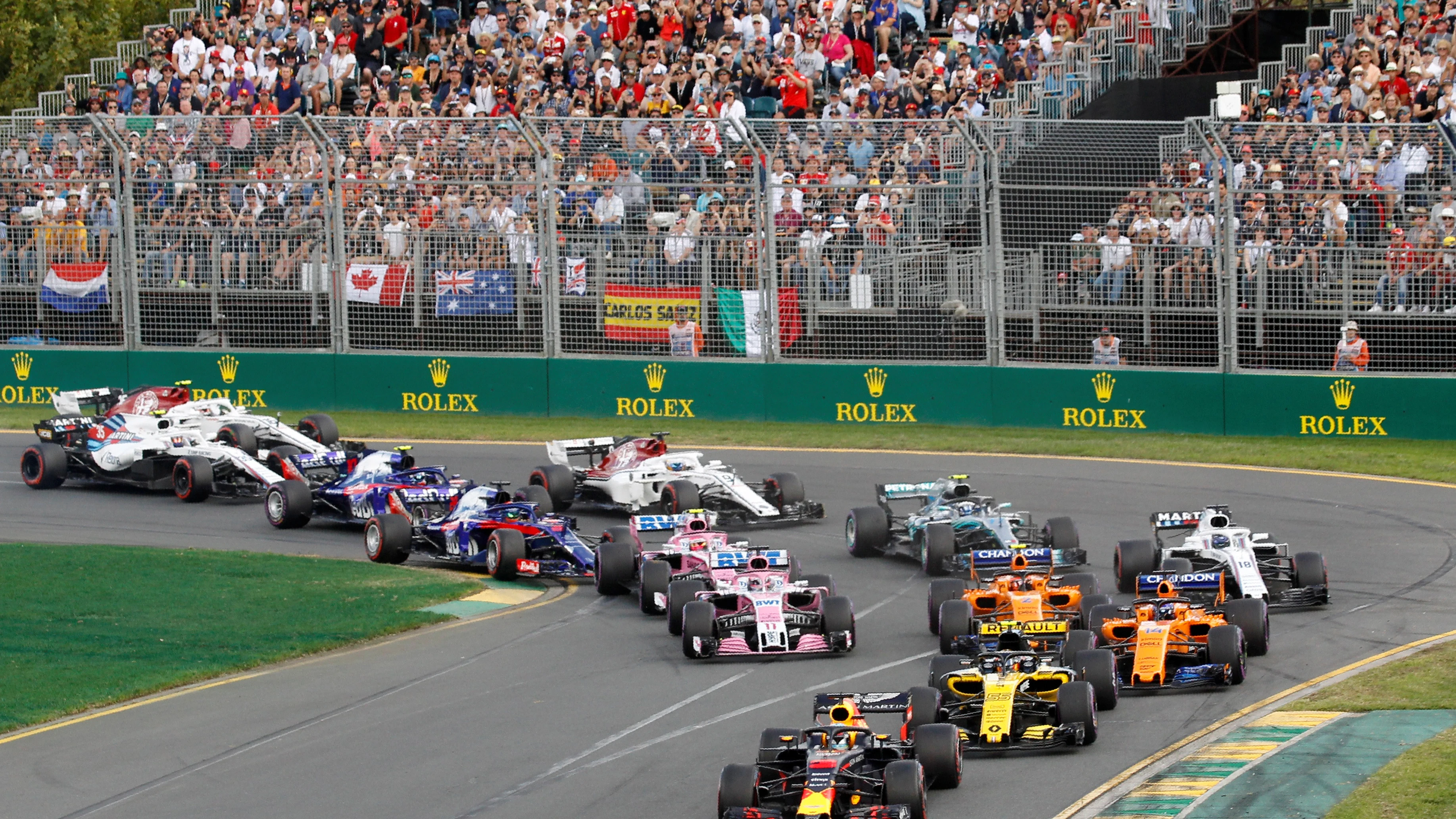 Momento de la salida del GP de Australia 2018