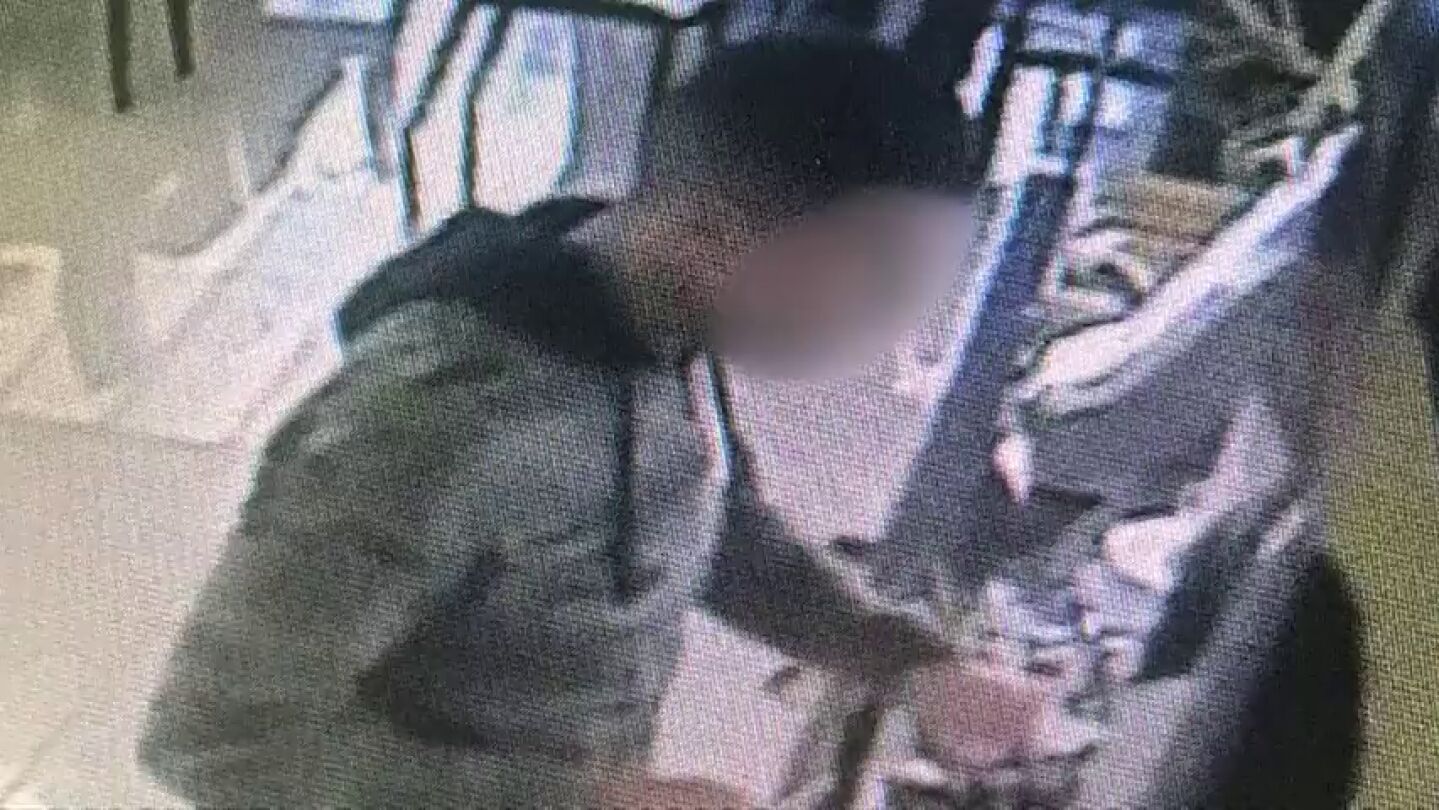 Un camarero de un restaurante de Telde, en coma tras una brutal agresi&oacute;n por intentar evitar un 'simpa'