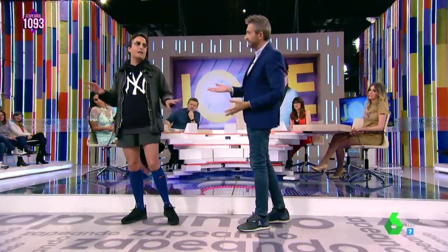 Josie luce un look barbecho