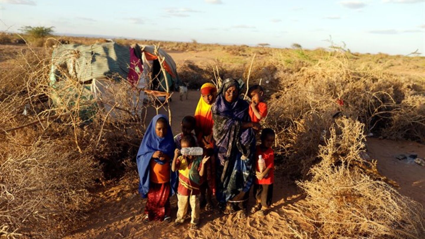 Un grupo de ni&ntilde;as y ni&ntilde;os de Somalia