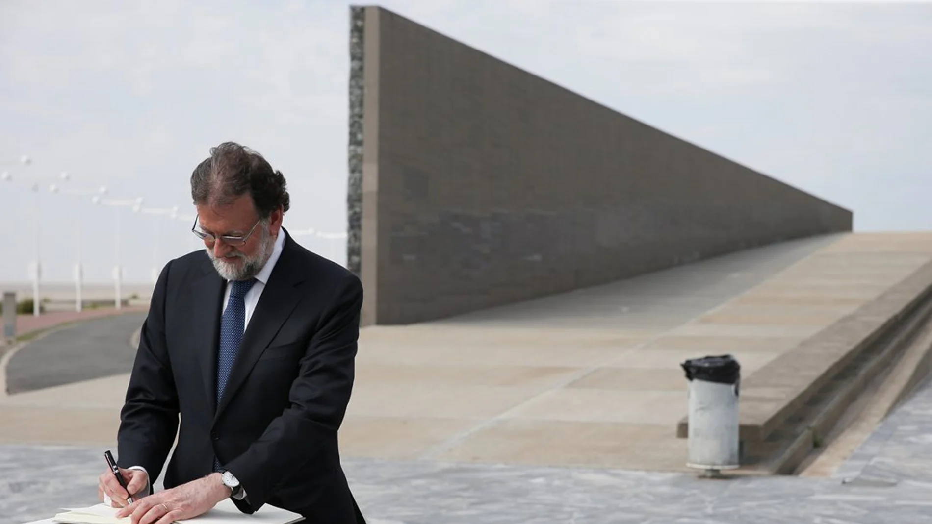 Mariano Rajoy en un homenaje a los desaparecidos en las dictaduras de Argentina