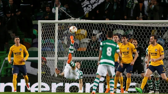 Oblak y la defensa del Atlético defienden una acción ante el Sporting Oblak y la defensa del Atlético defienden una acción ante el Sporting