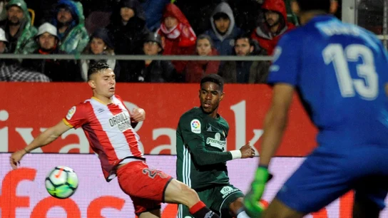 Un momento del Girona vs Betis en Montilivi Un momento del Girona vs Betis en Montilivi